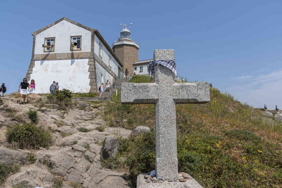 A Coruña 057 - cabo de Finisterre - faro de Finisterre.jpg